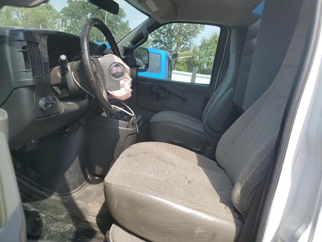 GMC Savana G2500 Image 12