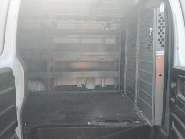 GMC Savana G2500 Image 5