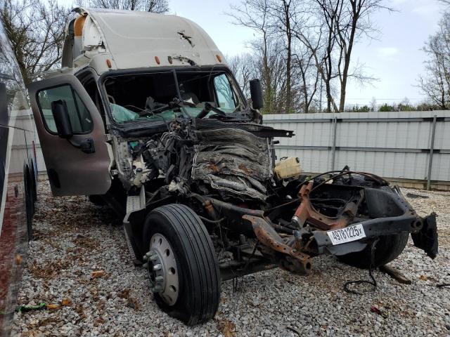  Salvage Freightliner Cascadia 1