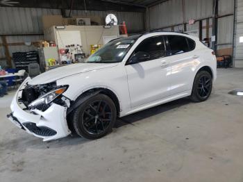  Salvage Alfa Romeo Stelvio