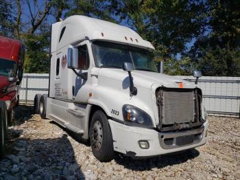  Salvage Freightliner Cascadia 1
