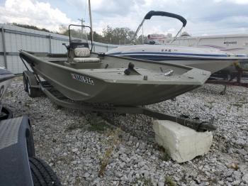  Salvage Tracker Boat