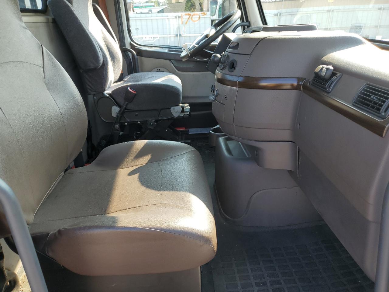 Volvo Vn Vnl Image 2