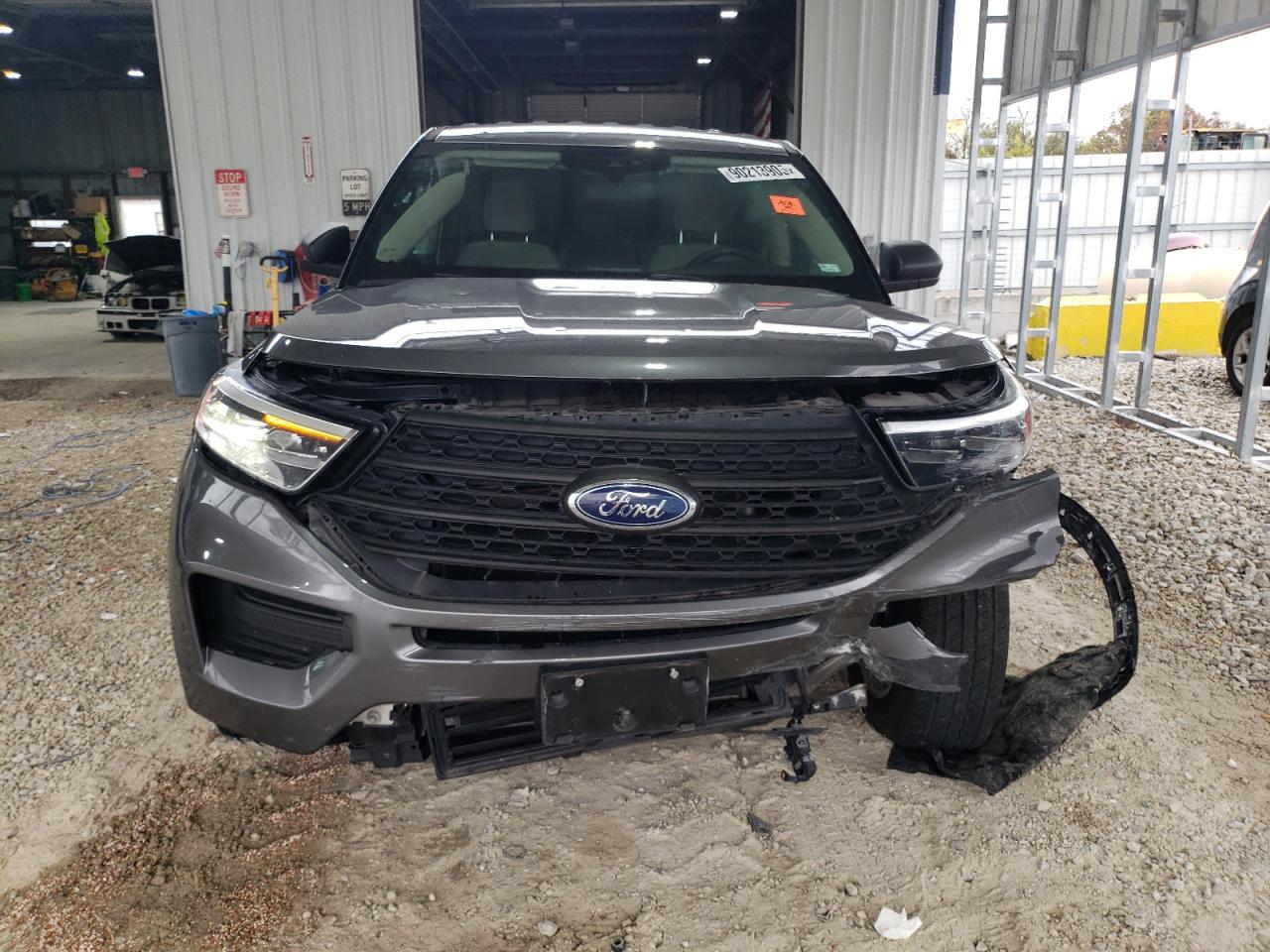 Ford Explorer Image 9
