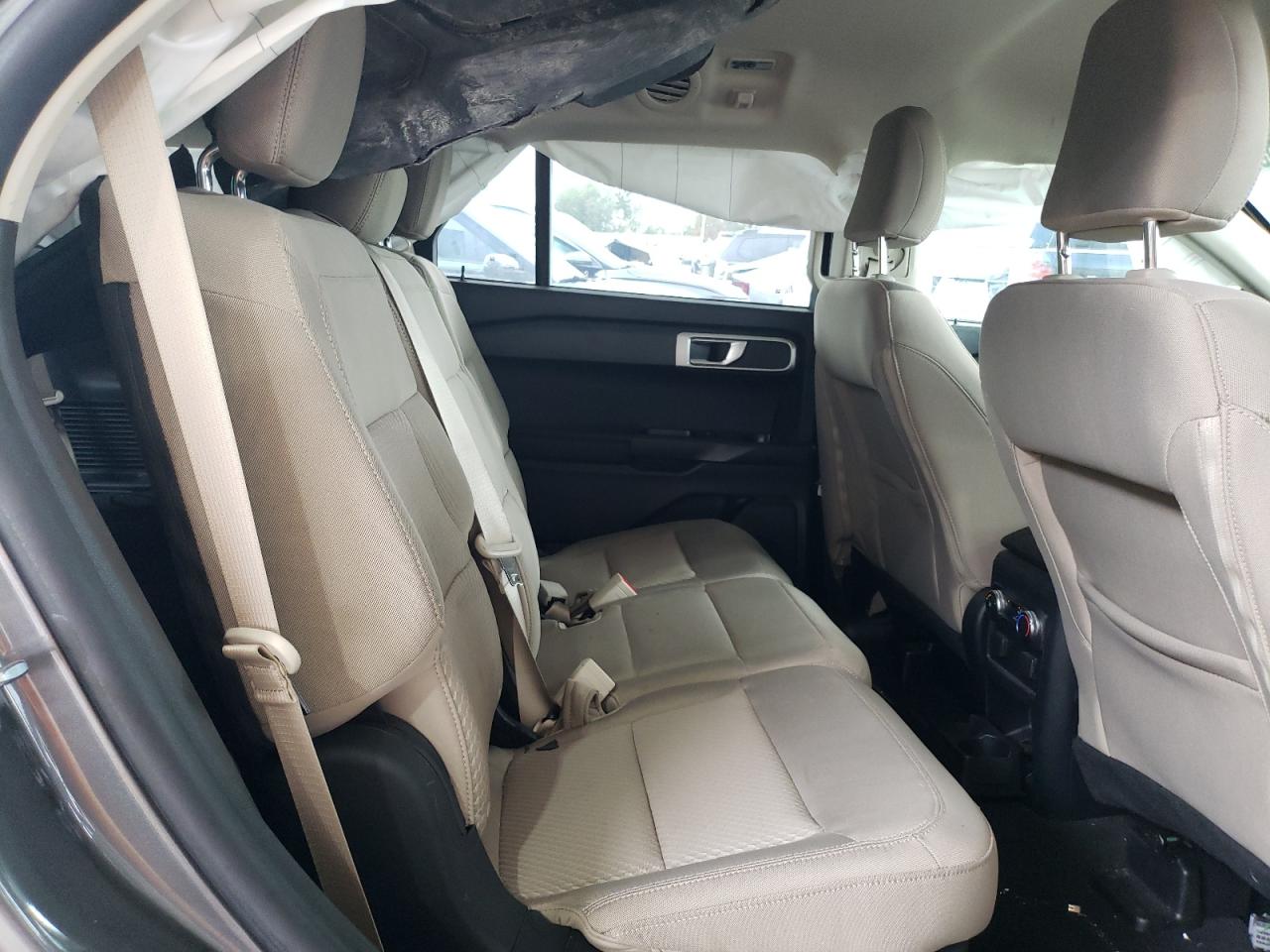 Ford Explorer Image 6