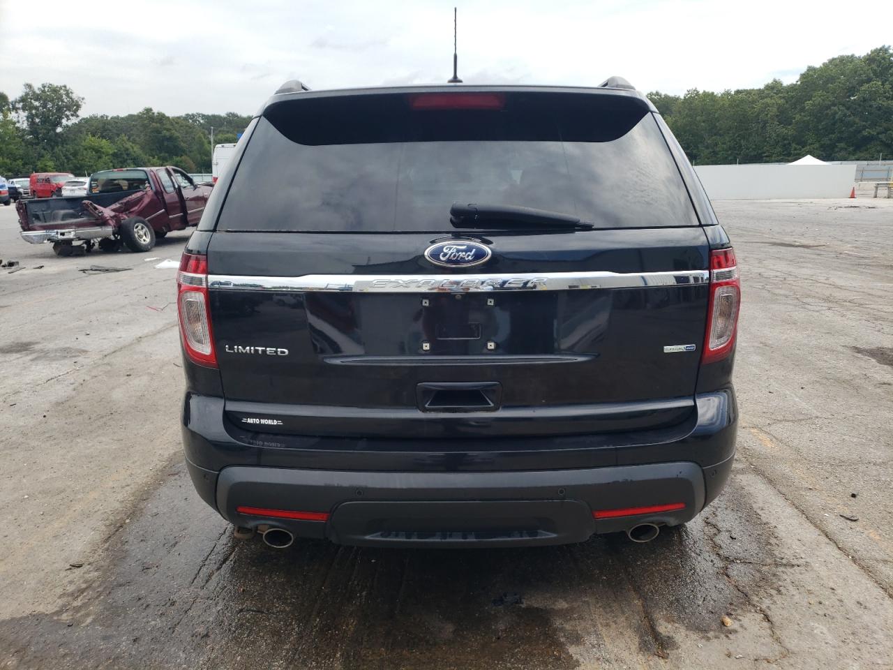 Ford Explorer Limited Image 9