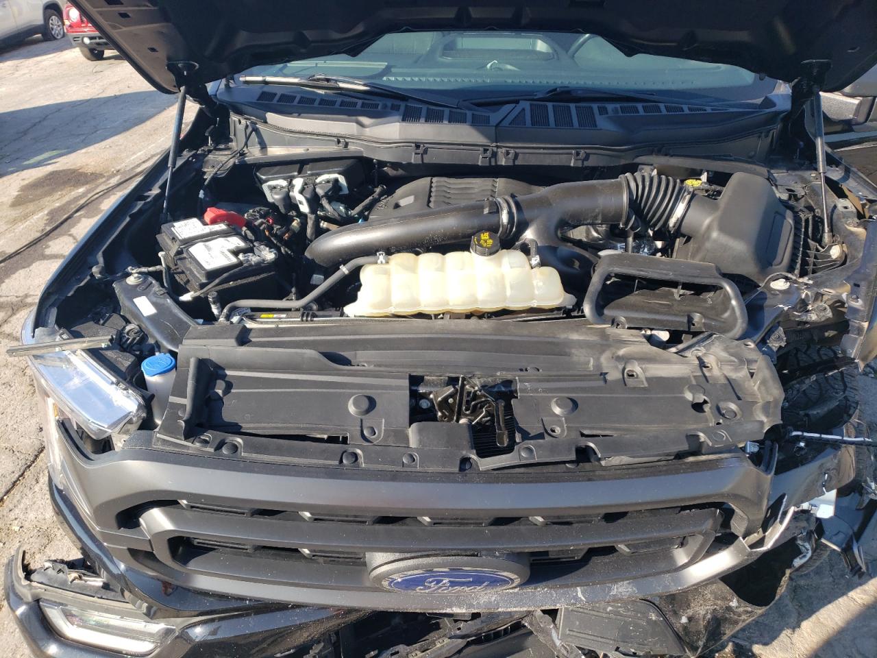 Ford F-150 Supercrew Image 10