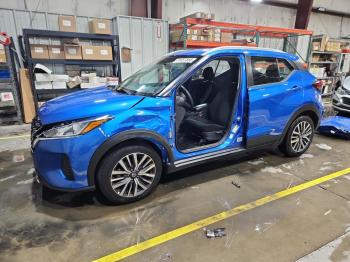  Salvage Nissan Kicks