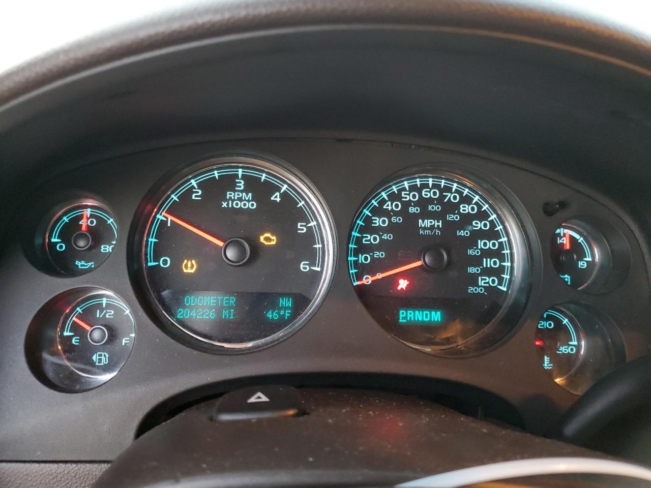 GMC Yukon Denali Image 11