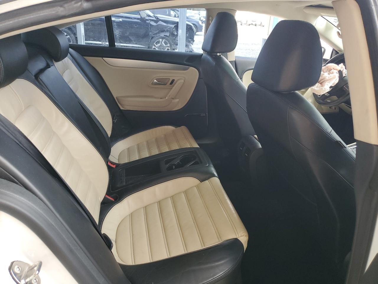 Volkswagen CC Luxury Image 10