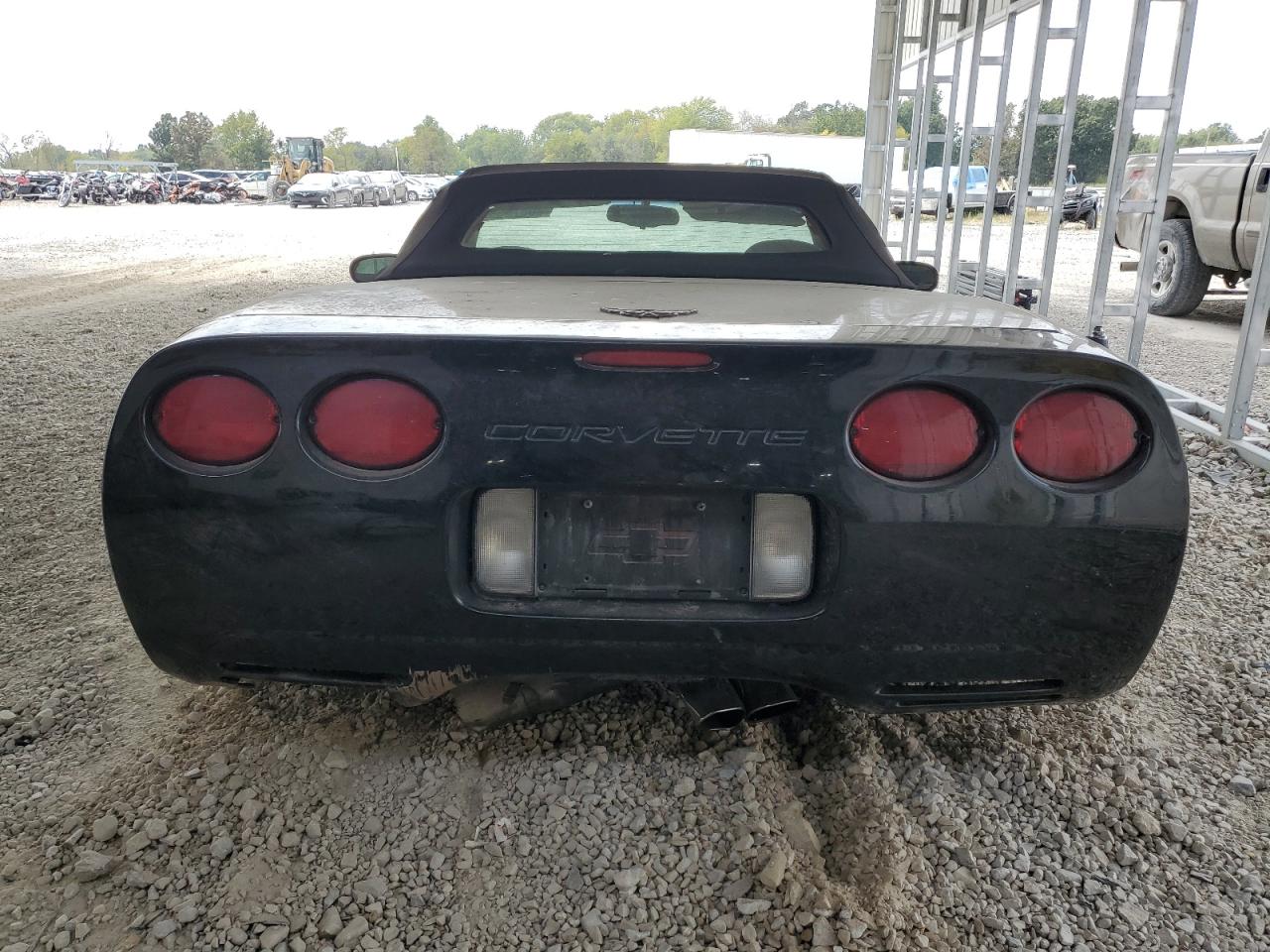Chevrolet Corvette Image 12