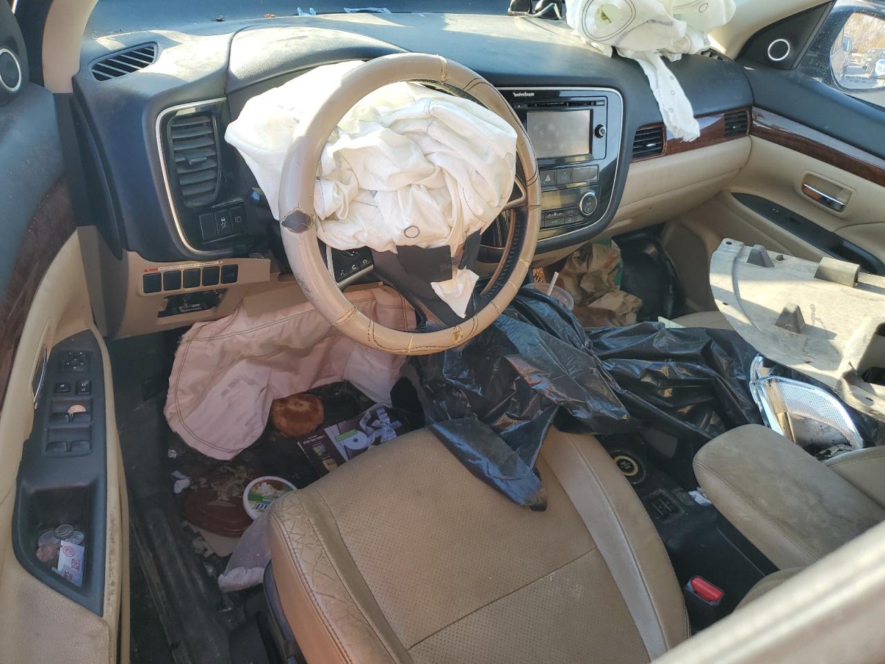 Mitsubishi Outlander Se Image 8