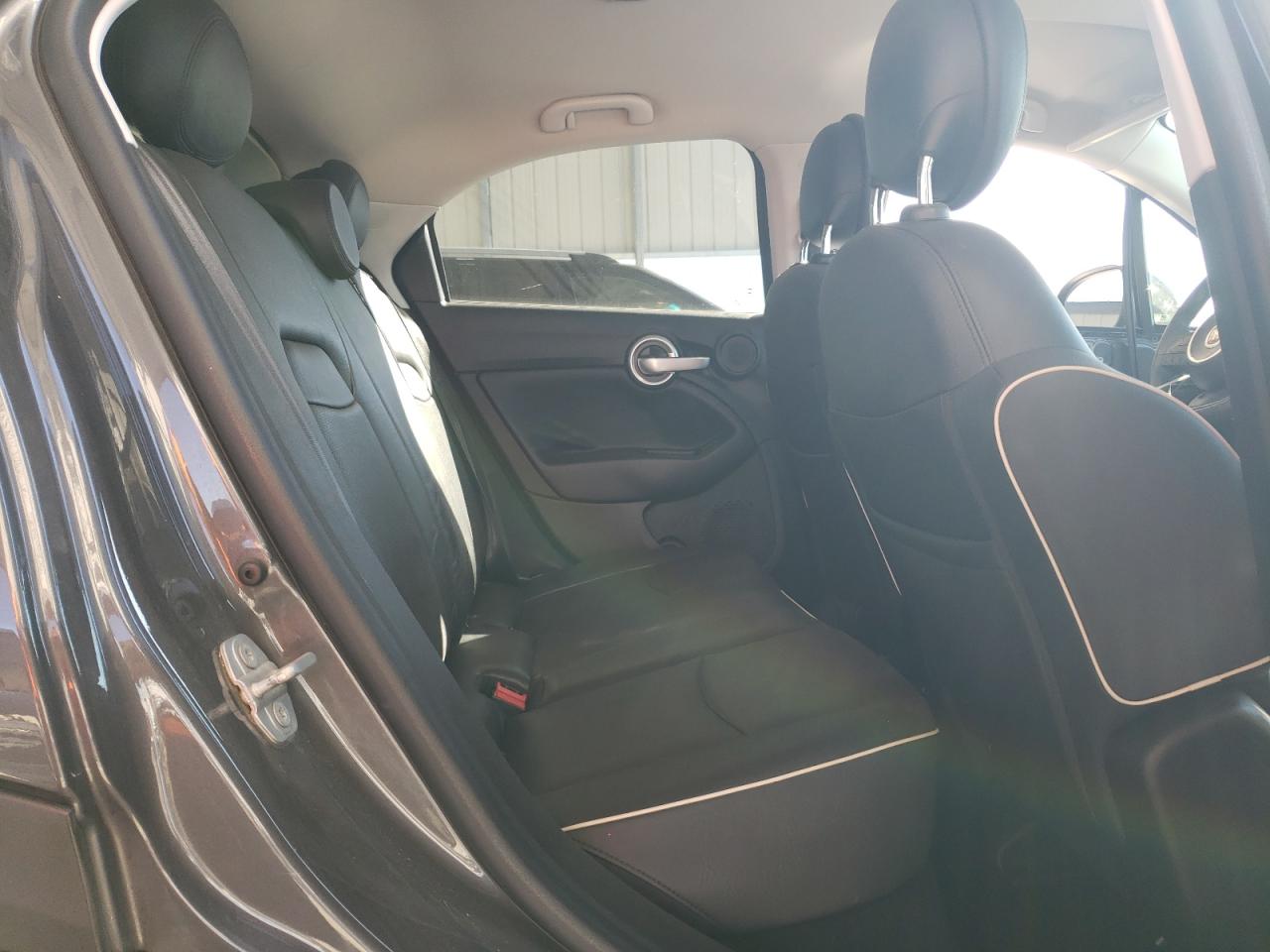 FIAT 500 Lounge Image 11