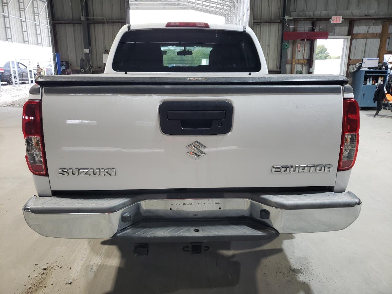 Suzuki Equator Sport Image 12