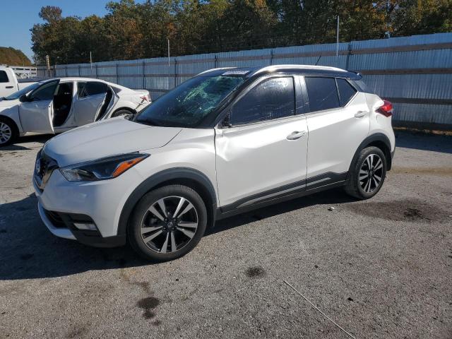  Salvage Nissan Kicks