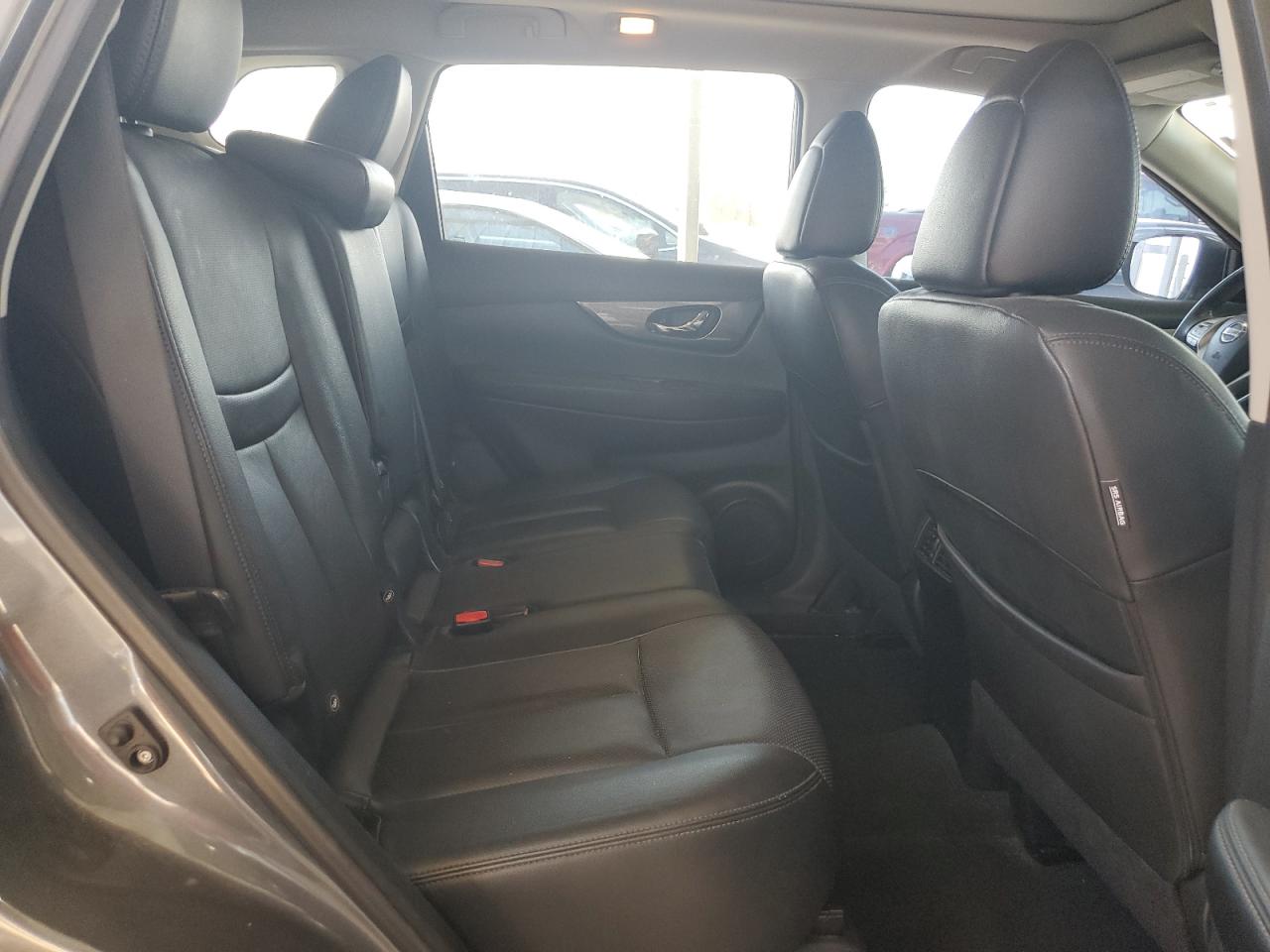 Nissan Rogue S Image 12