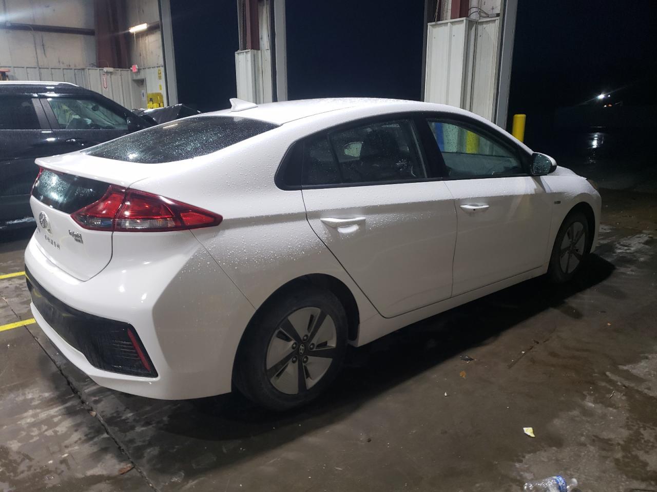 Hyundai Ioniq Blue Image 2