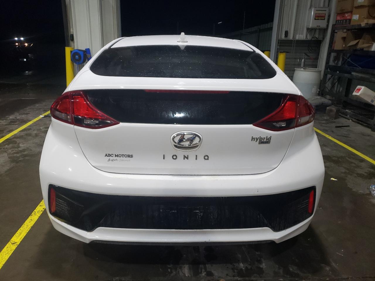 Hyundai Ioniq Blue Image 11