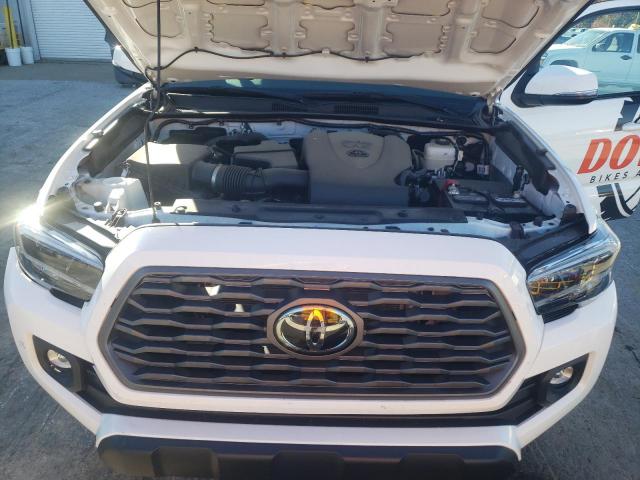 Toyota Tacoma Double Cab Image 9