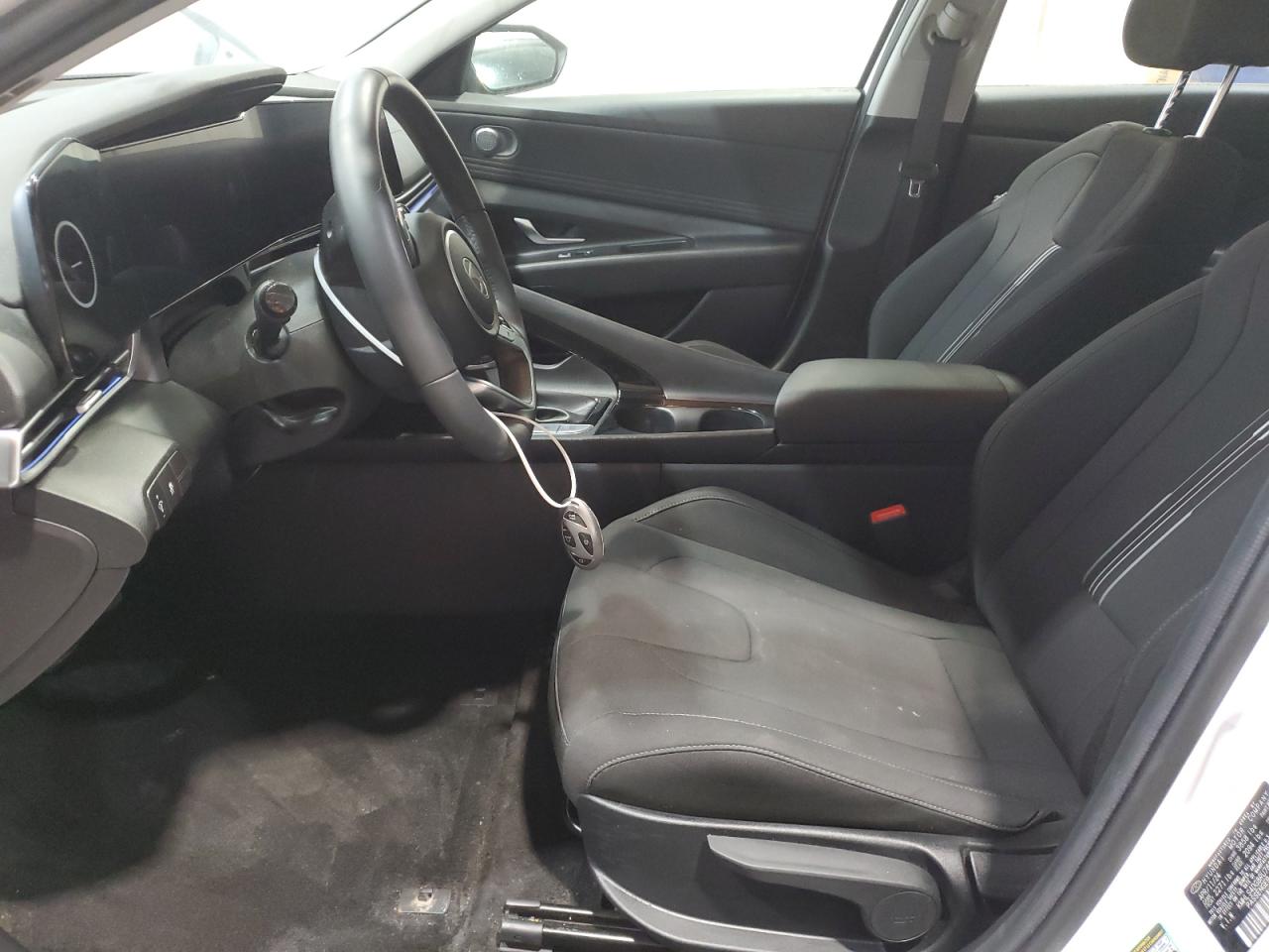 Hyundai ELANTRA Sel Image 11