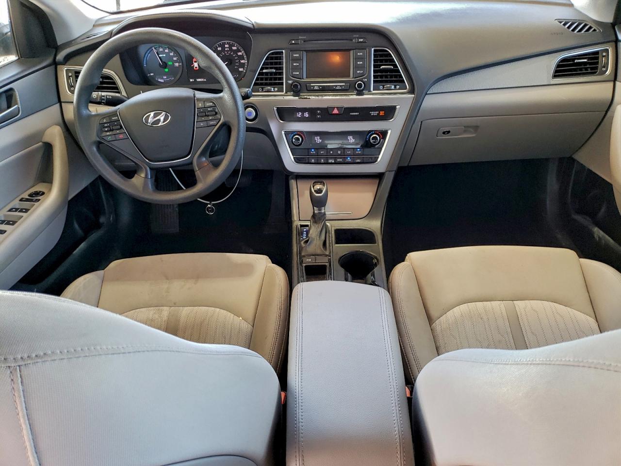 Hyundai SONATA Hybrid Image 8