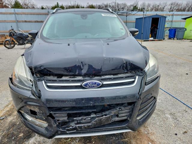 Ford Escape Titanium Image 2