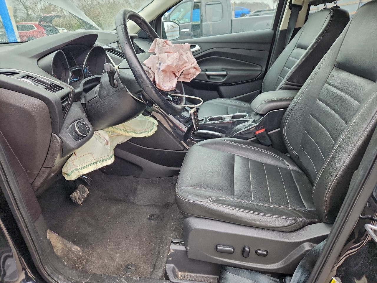 Ford Escape Titanium Image 9