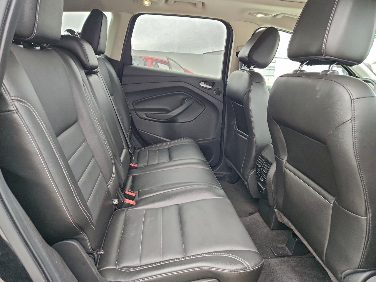 Ford Escape Titanium Image 8