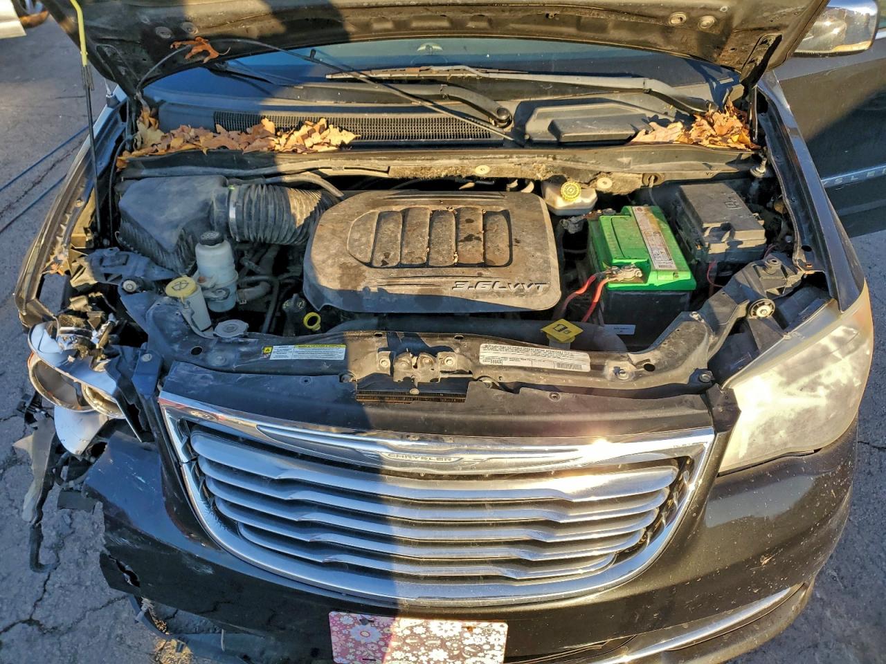 Chrysler Minivan Touring L Image 6