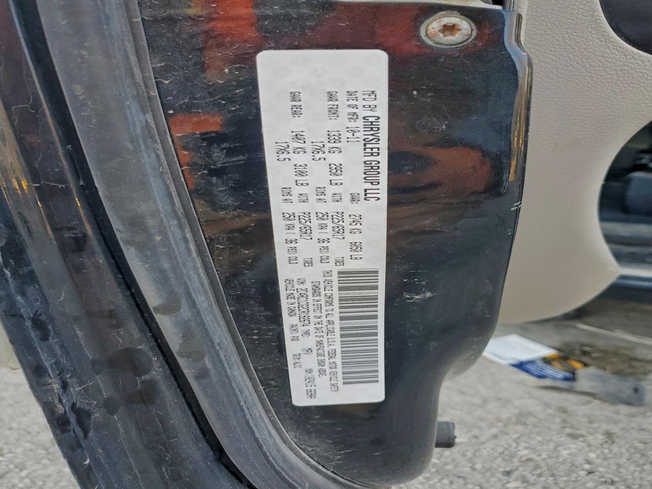 Chrysler Minivan Touring L Image 10