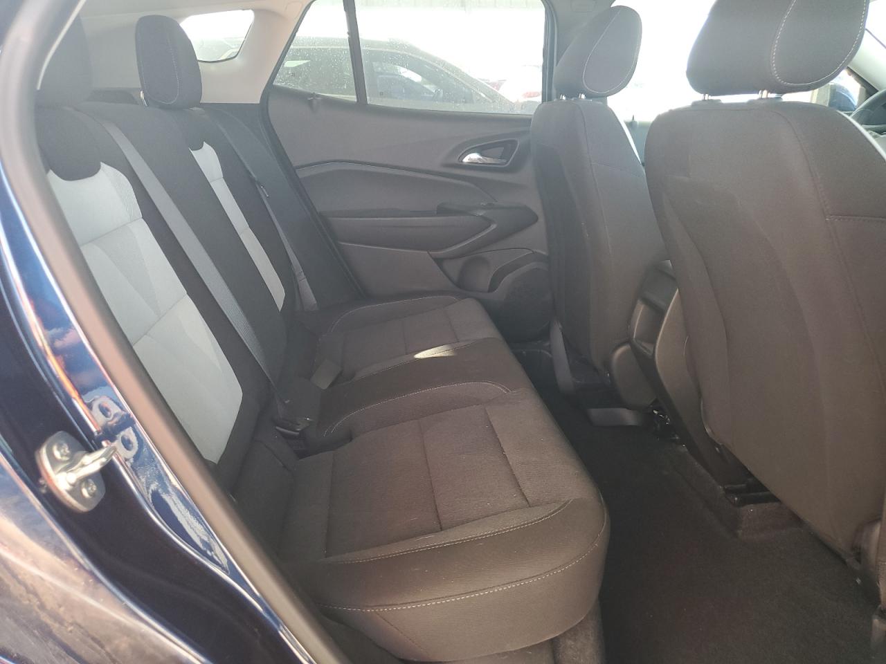 Chevrolet Trax Ls Image 9