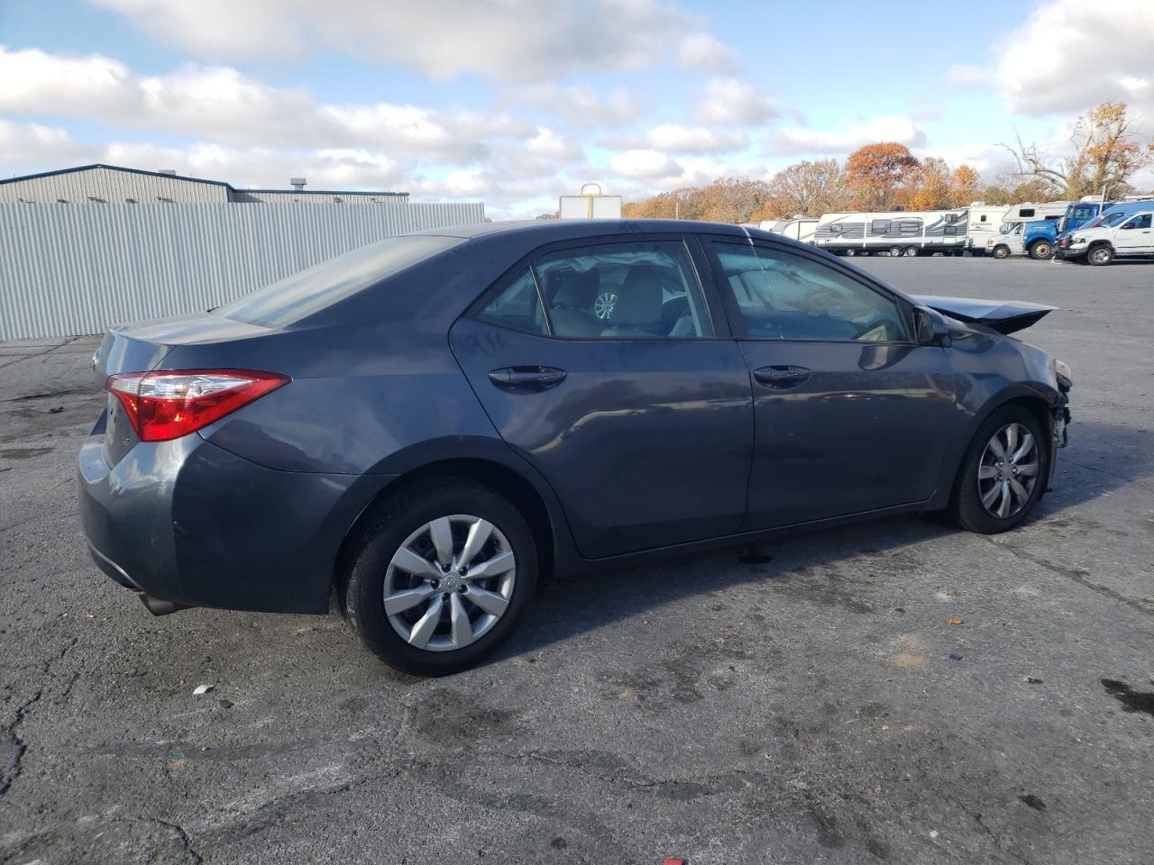 Toyota Corolla L Image 4