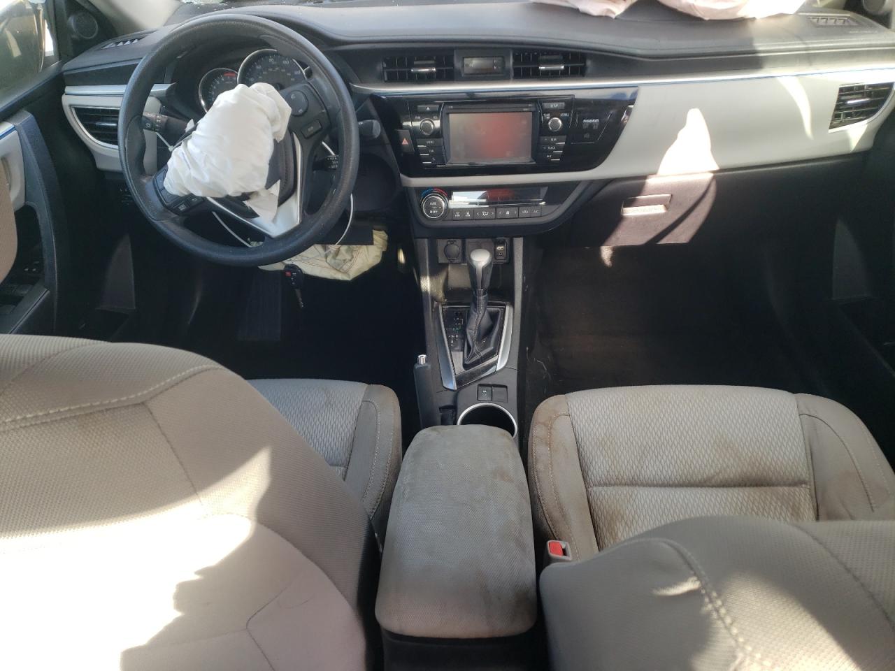 Toyota Corolla L Image 6