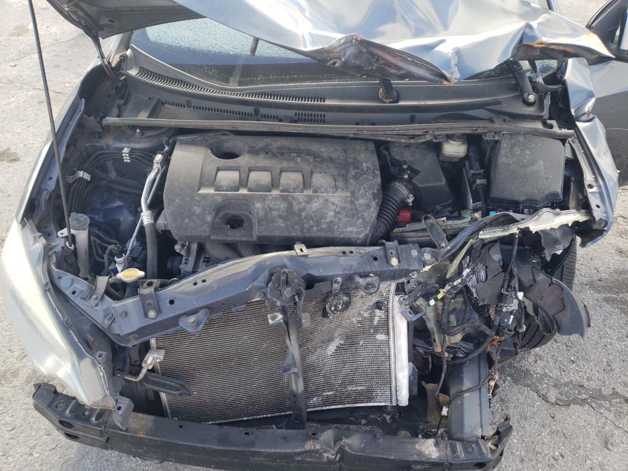 Toyota Corolla L Image 12