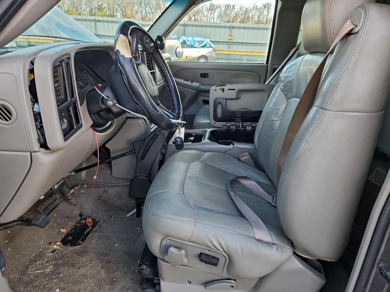 Chevrolet Silverado C1500 Image 8