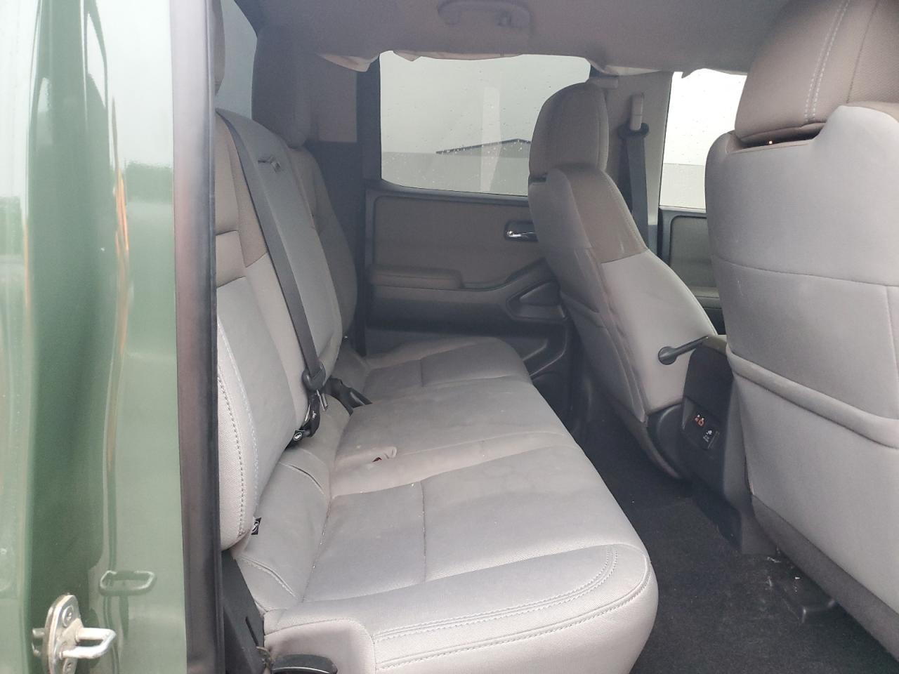 Nissan Frontier Sv Image 8