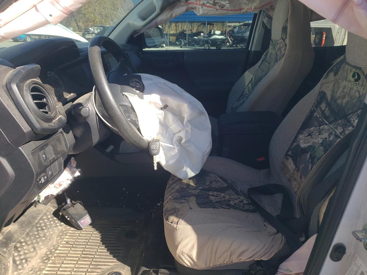 Toyota Tacoma Double Cab Image 11