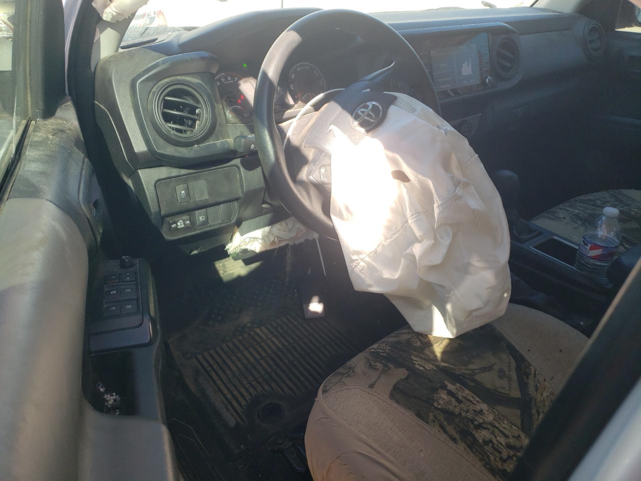 Toyota Tacoma Double Cab Image 10