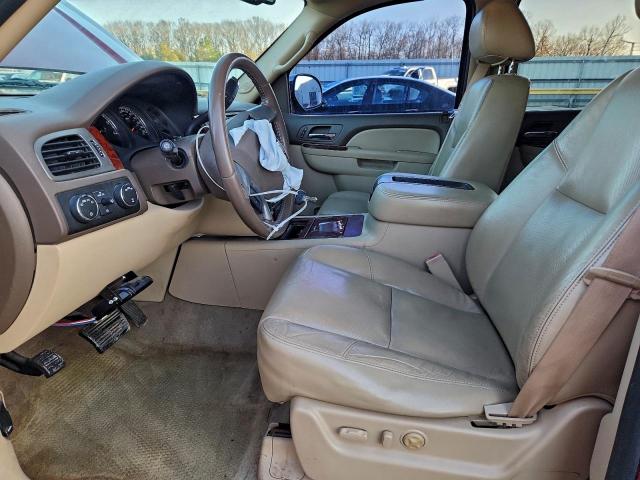 Chevrolet Tahoe K1500 Ltz Image 7