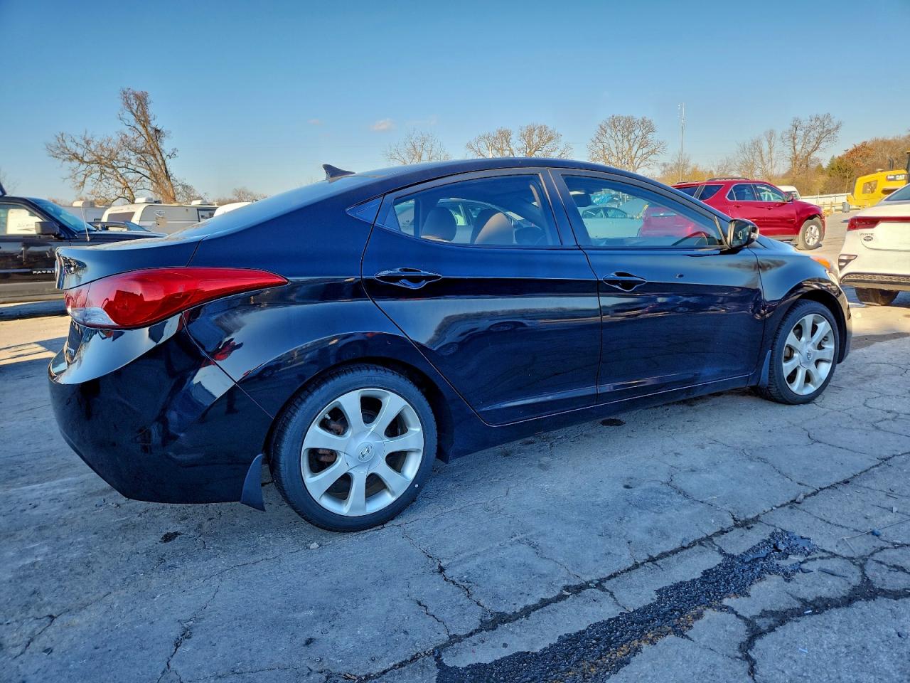 Hyundai ELANTRA Gls Image 9