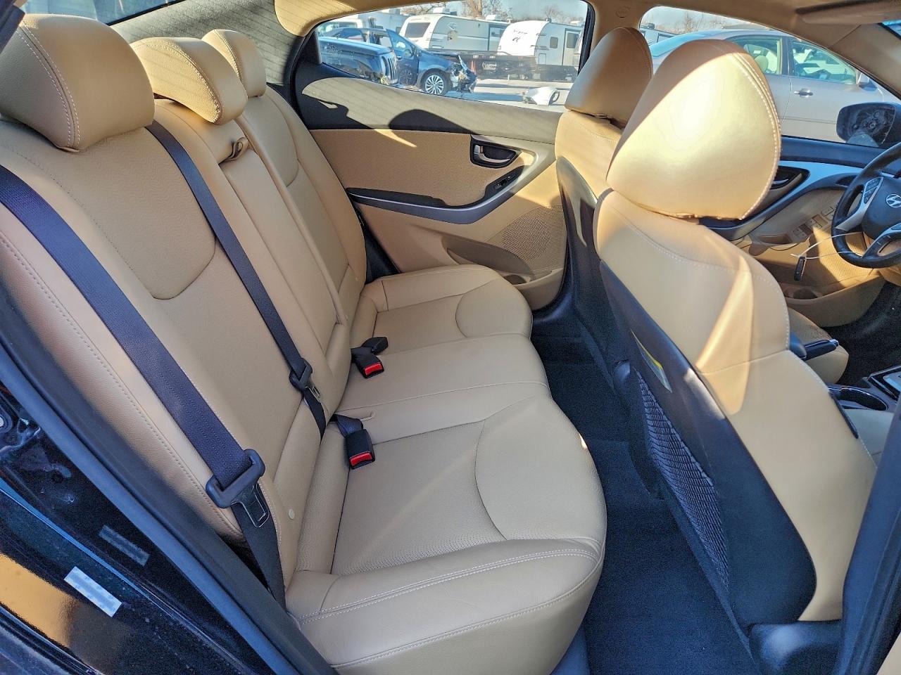 Hyundai ELANTRA Gls Image 4