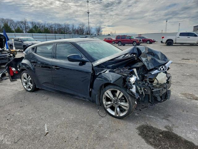 Hyundai VELOSTER Image 2