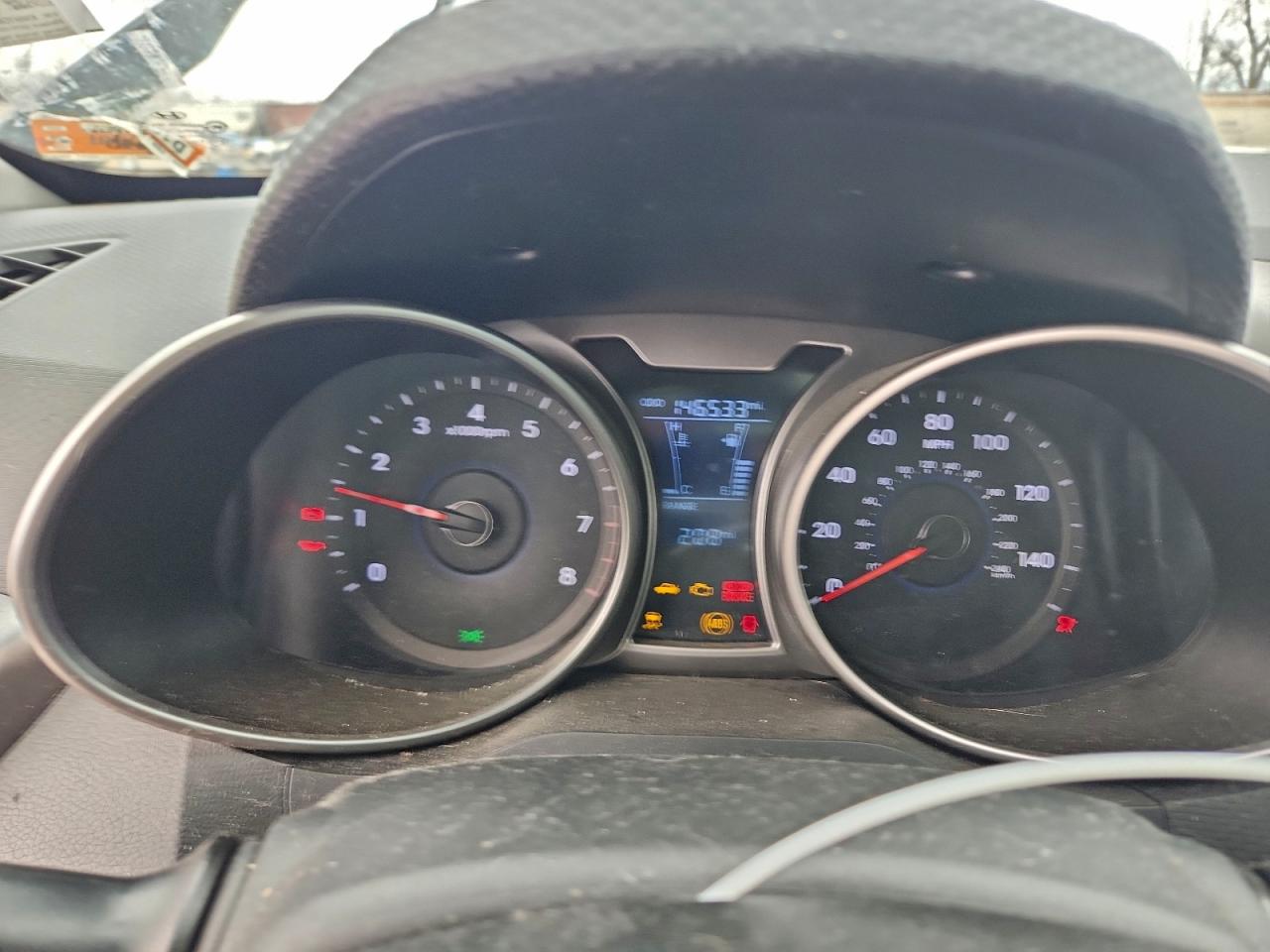 Hyundai VELOSTER Image 4