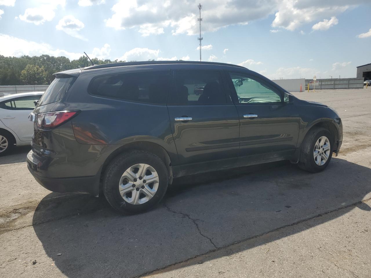 Chevrolet Traverse Ls Image 3