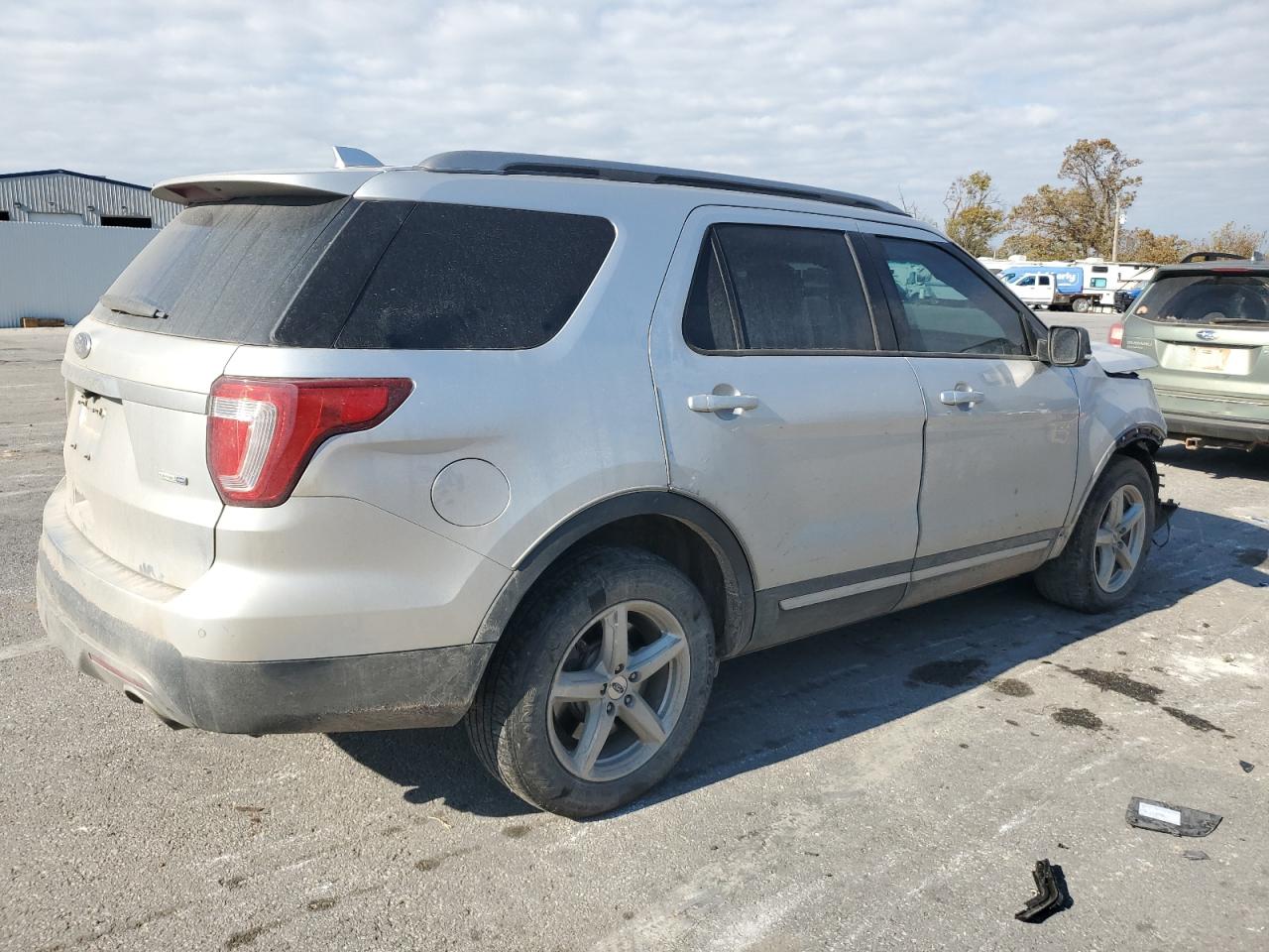 Ford Explorer Xlt Image 6