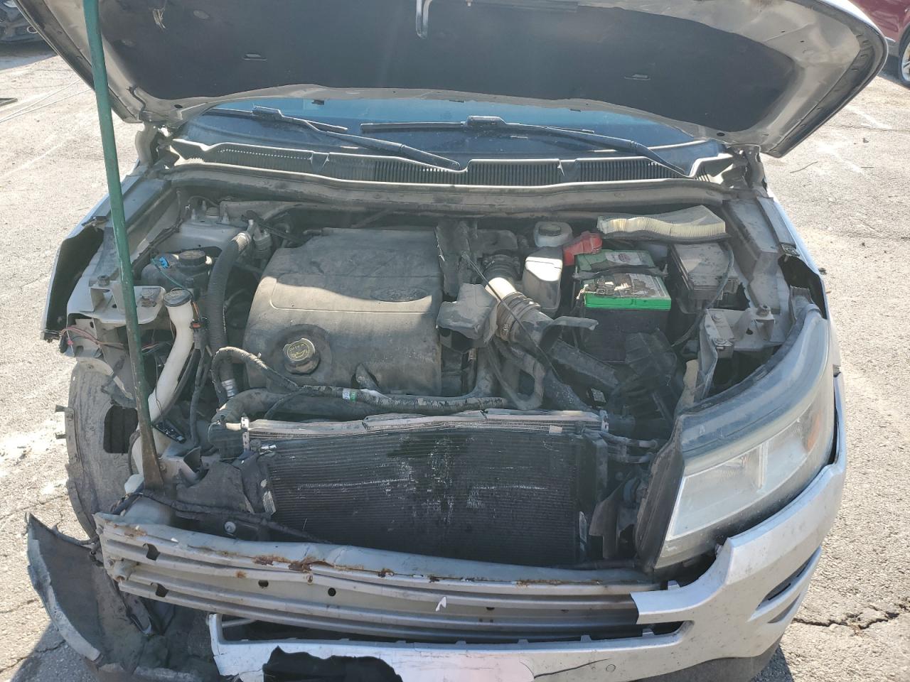 Ford Explorer Xlt Image 2