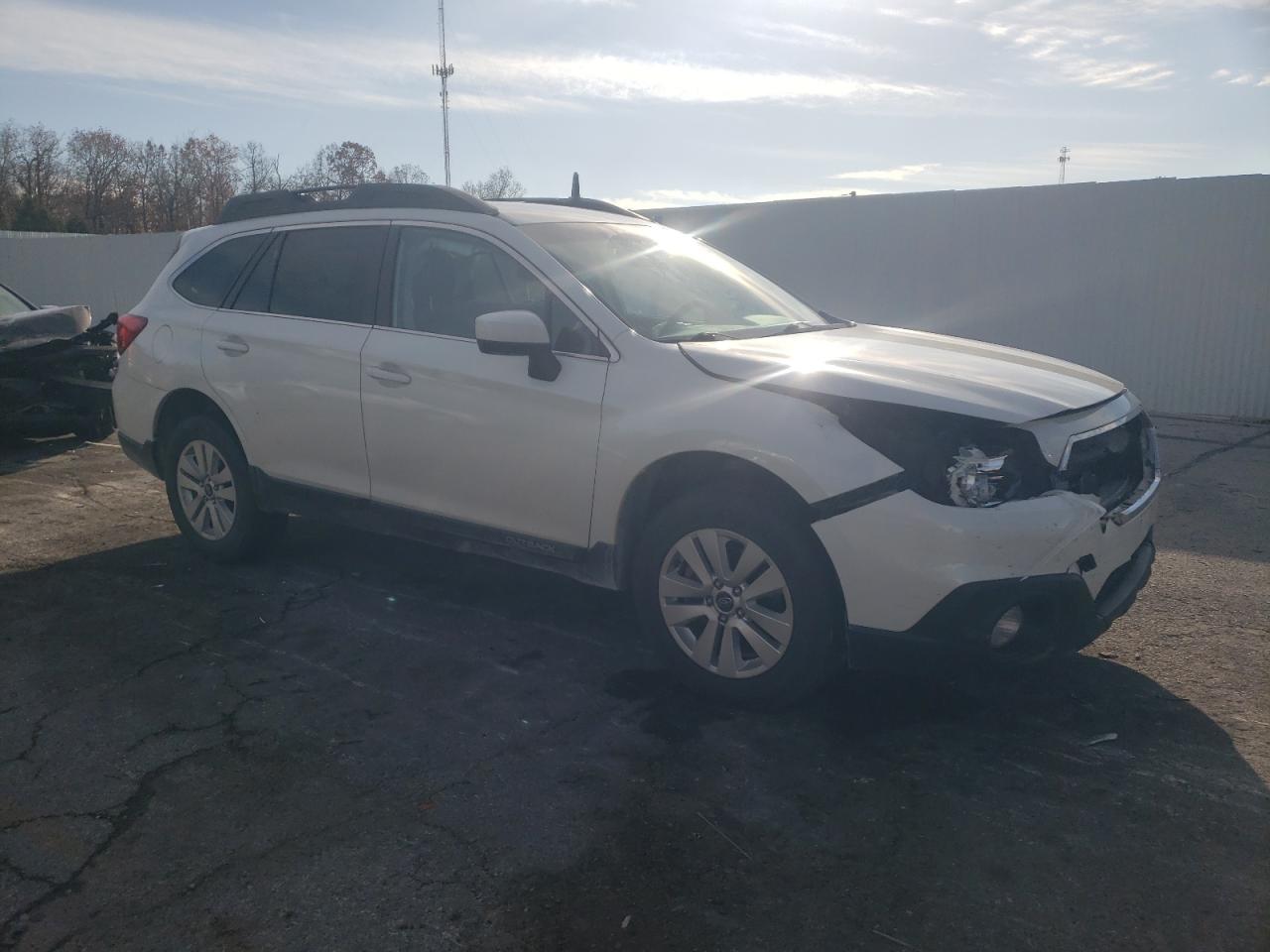 Subaru Outback 2.5i Premium Image 6