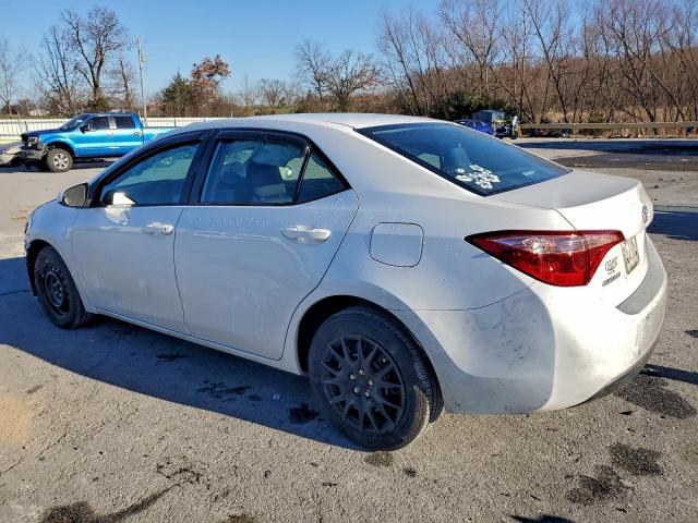 Toyota Corolla L Image 7