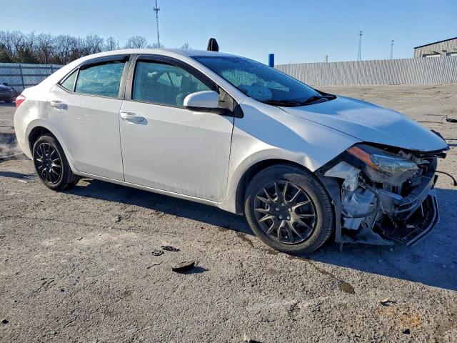 Toyota Corolla L Image 9