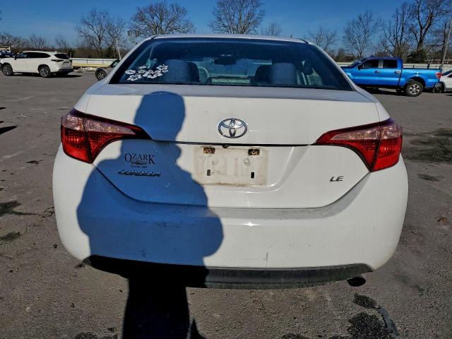 Toyota Corolla L Image 8